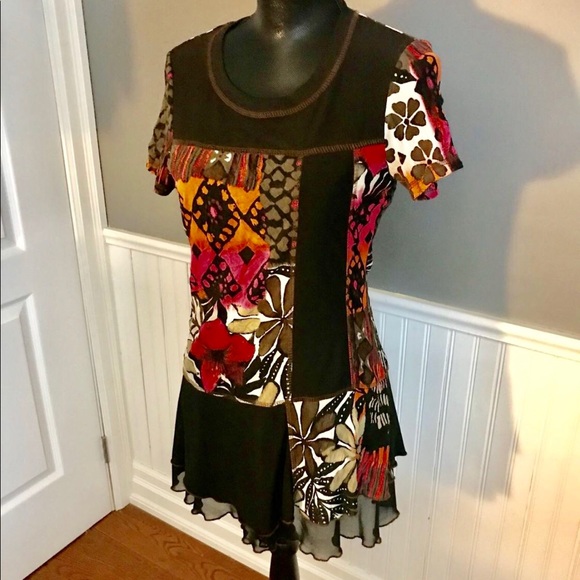 Gorgeous “LIBRA” Top - Picture 2 of 2